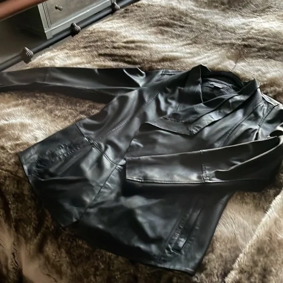 Leather jacket - Picture 3 of 5